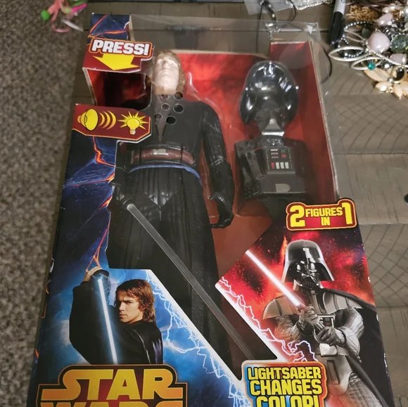 Star Wars Anakin to Darth Vader Action Figure With Lights And Sounds - Picture 2 of 6